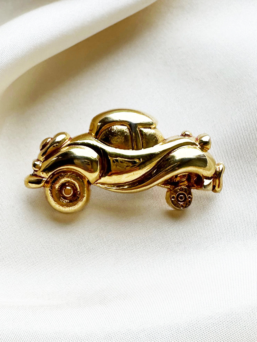 Gouden oldtimer broche