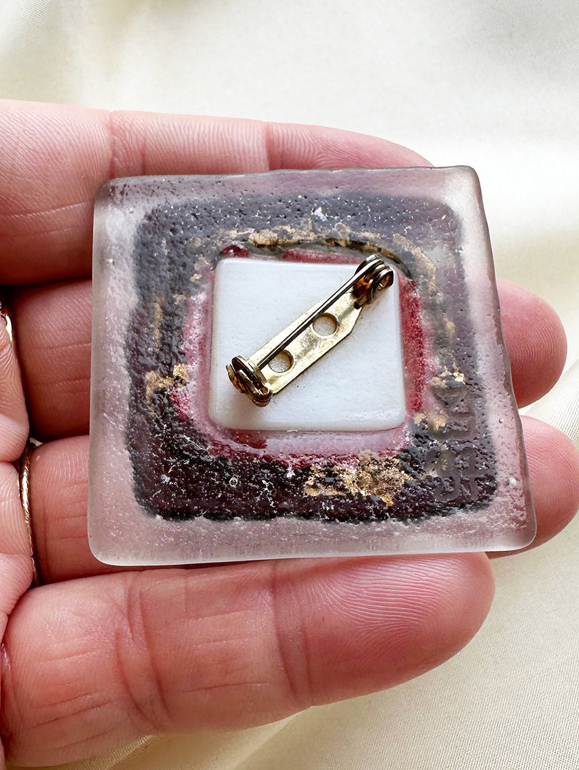 Vierkante glazen broche