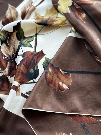 Zijden sjaal met blaadjes