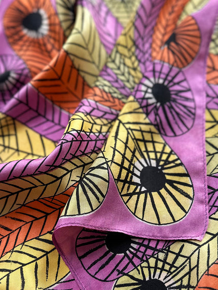 Zijden gavroche met veertjes