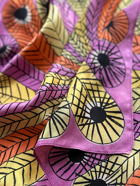 Zijden gavroche met veertjes