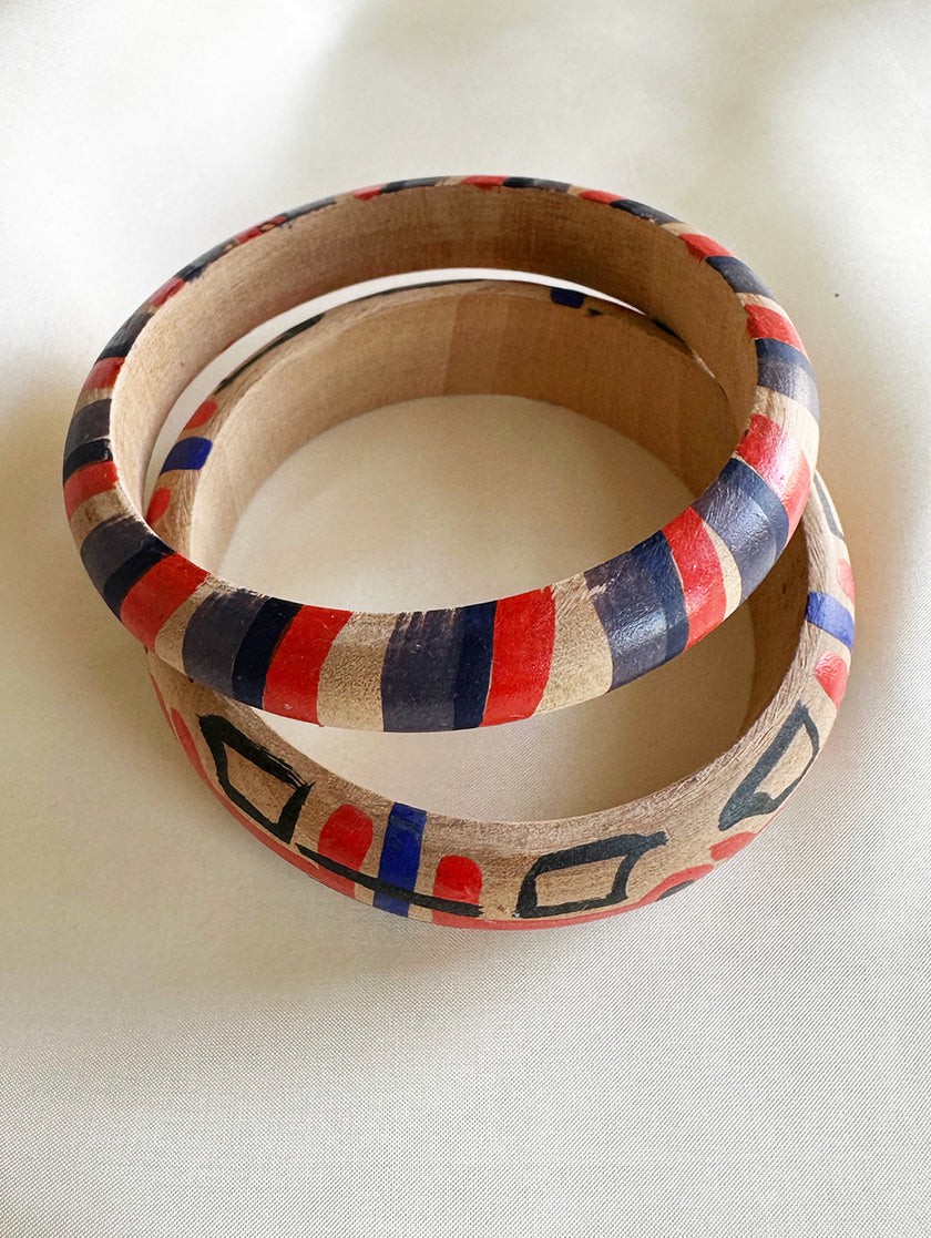 Set van 2 beschilderde houten armbanden