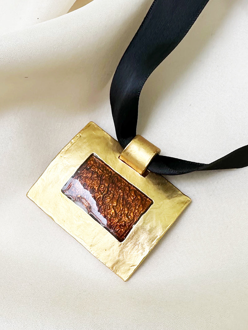 Designer kettinghanger