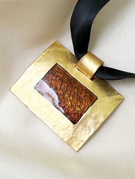 Designer kettinghanger