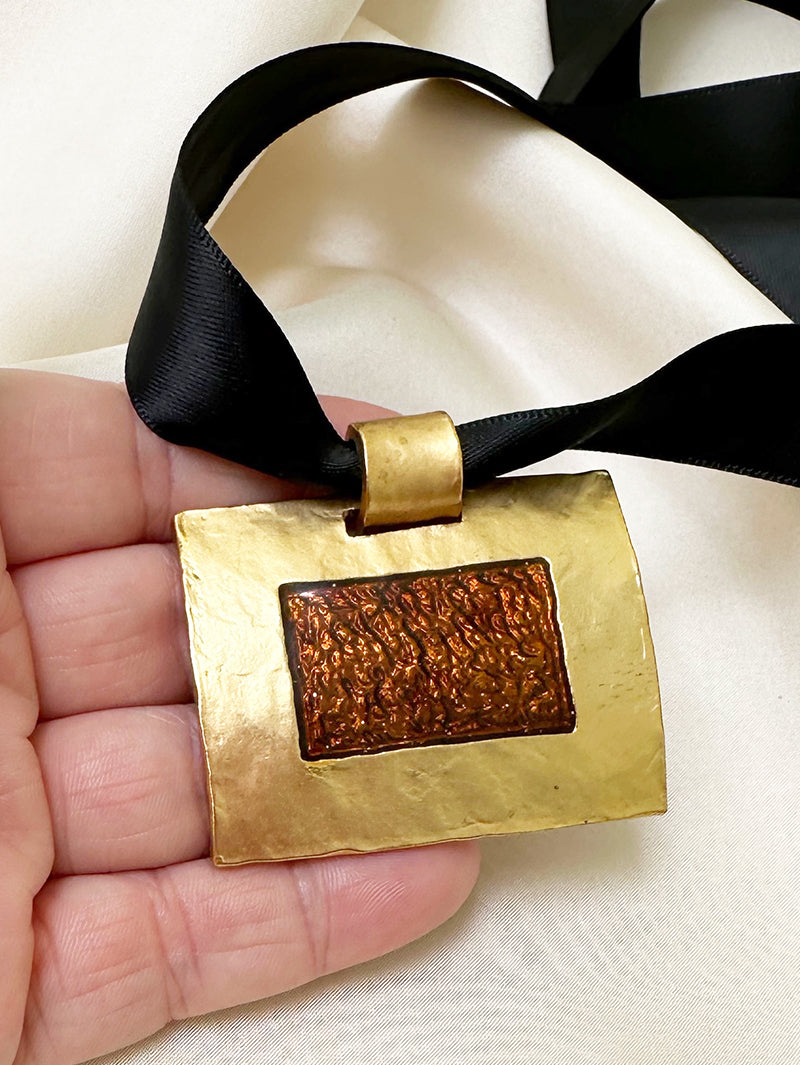 Designer kettinghanger