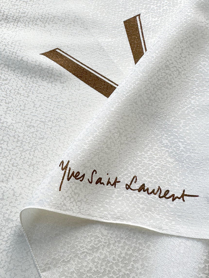 Off-white designer pochet