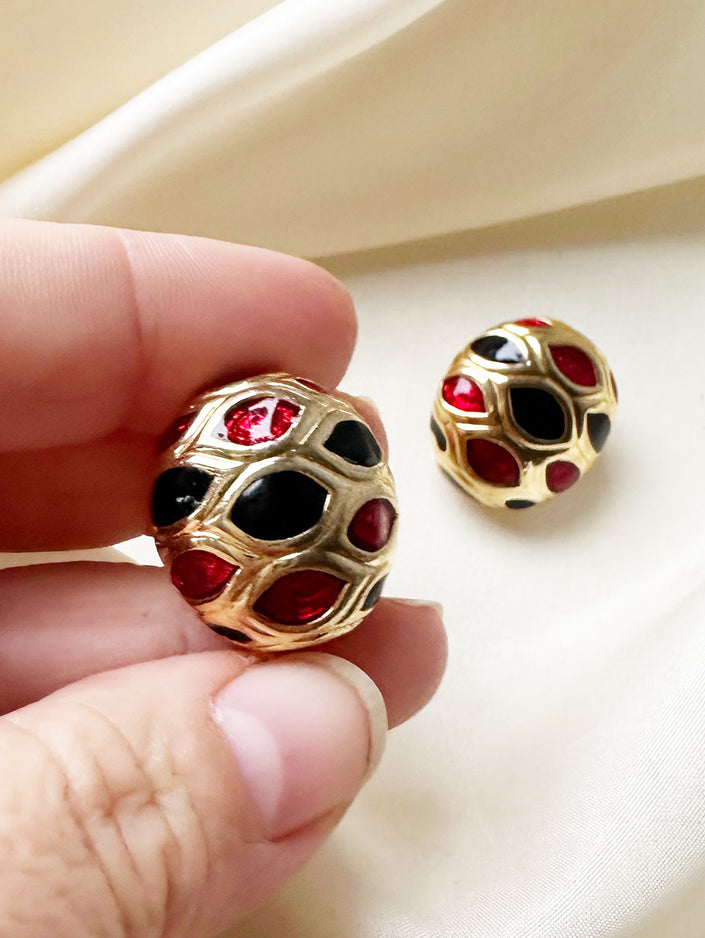 Rood/zwart geëmailleerde clip oorbellen