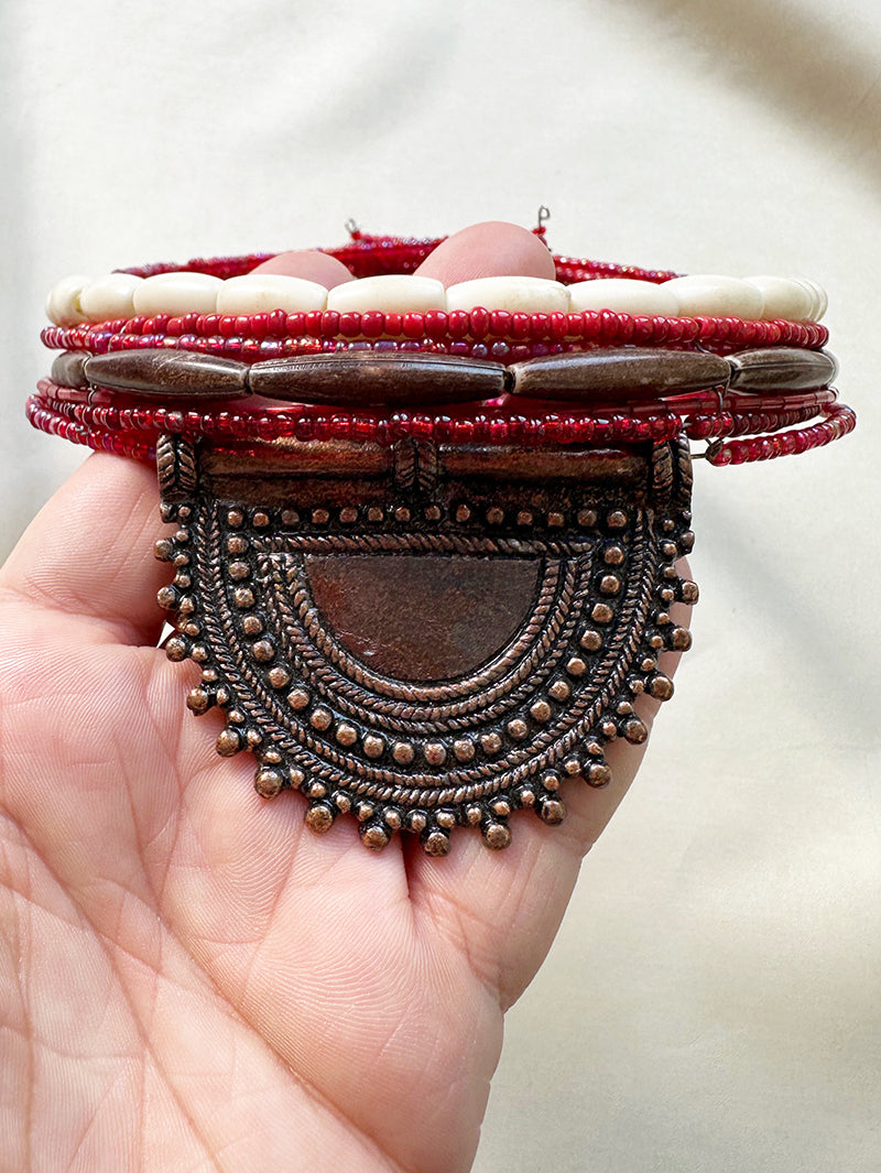 Glazen choker met grote hanger