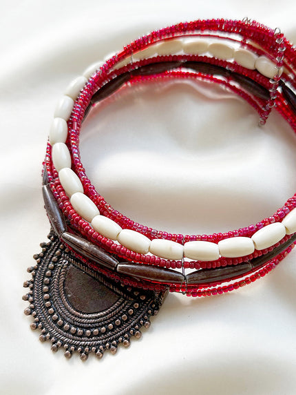 Glazen choker met grote hanger