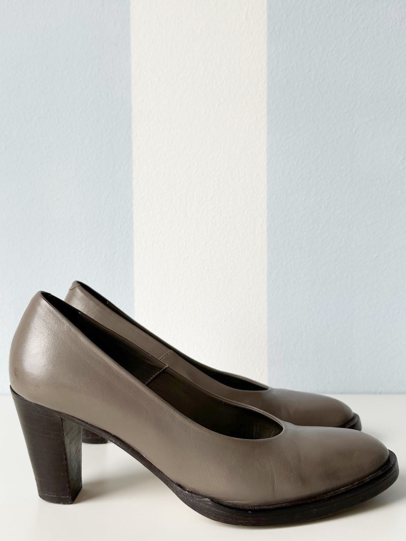 Taupe designer pumps | 38,5