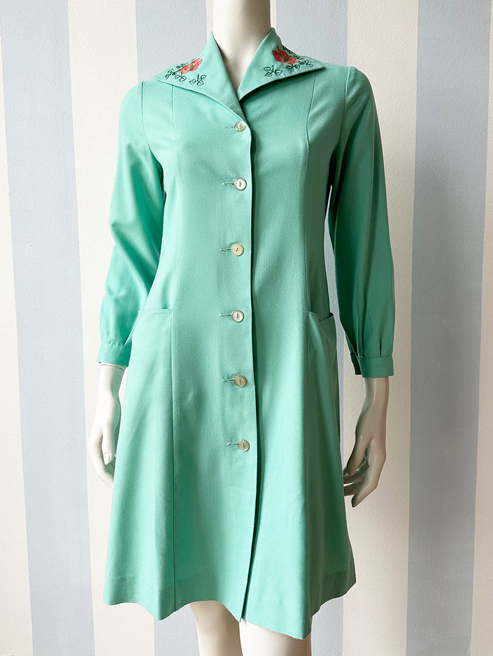 Mintgroene robe manteau met borduursel