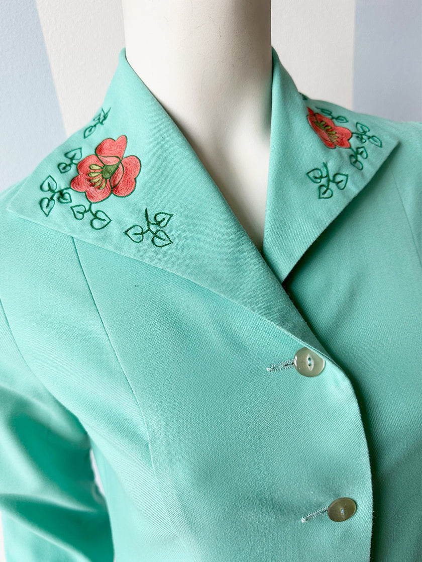 Mintgroene robe manteau met borduursel