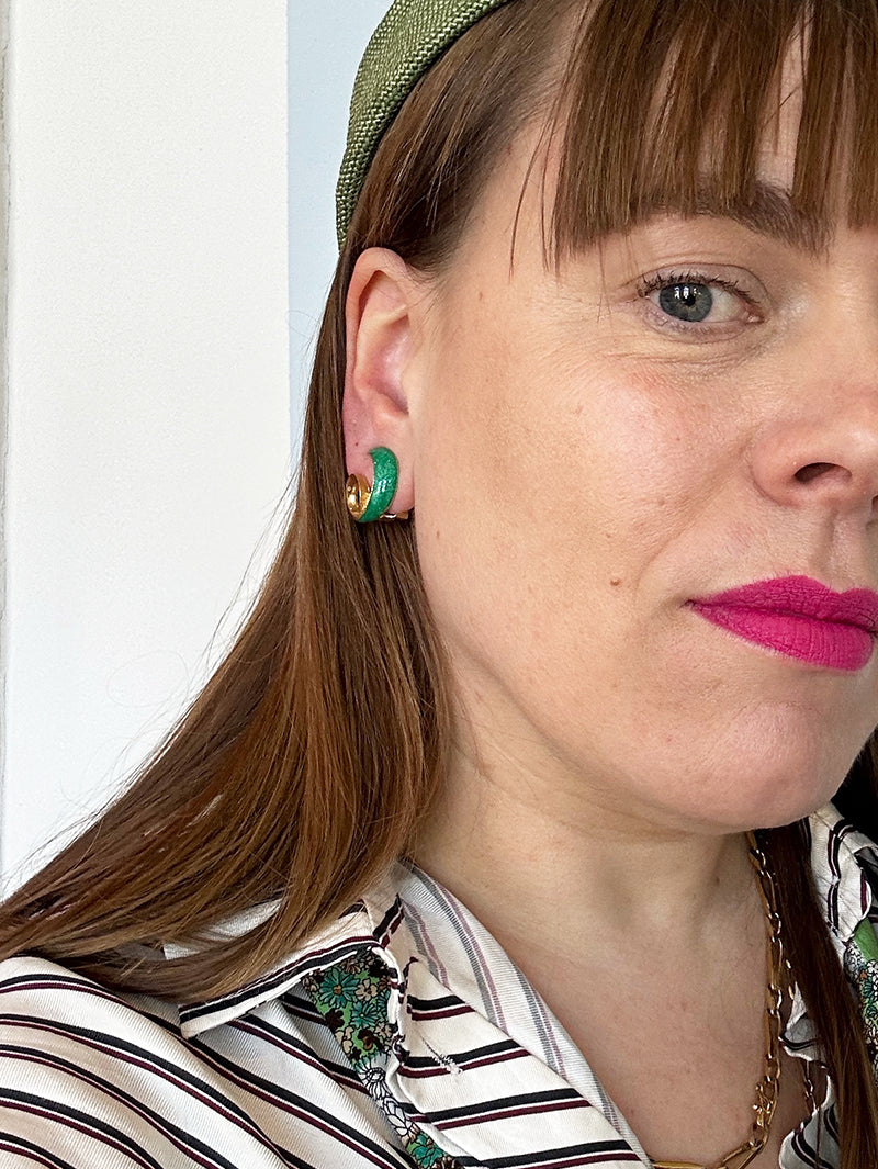 Goud/groene designer oorbellen