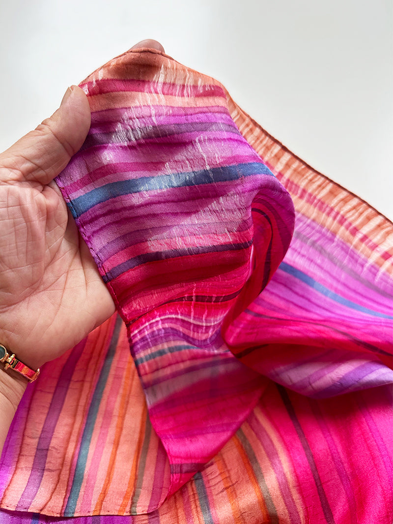 Gestreepte zijden sjaal