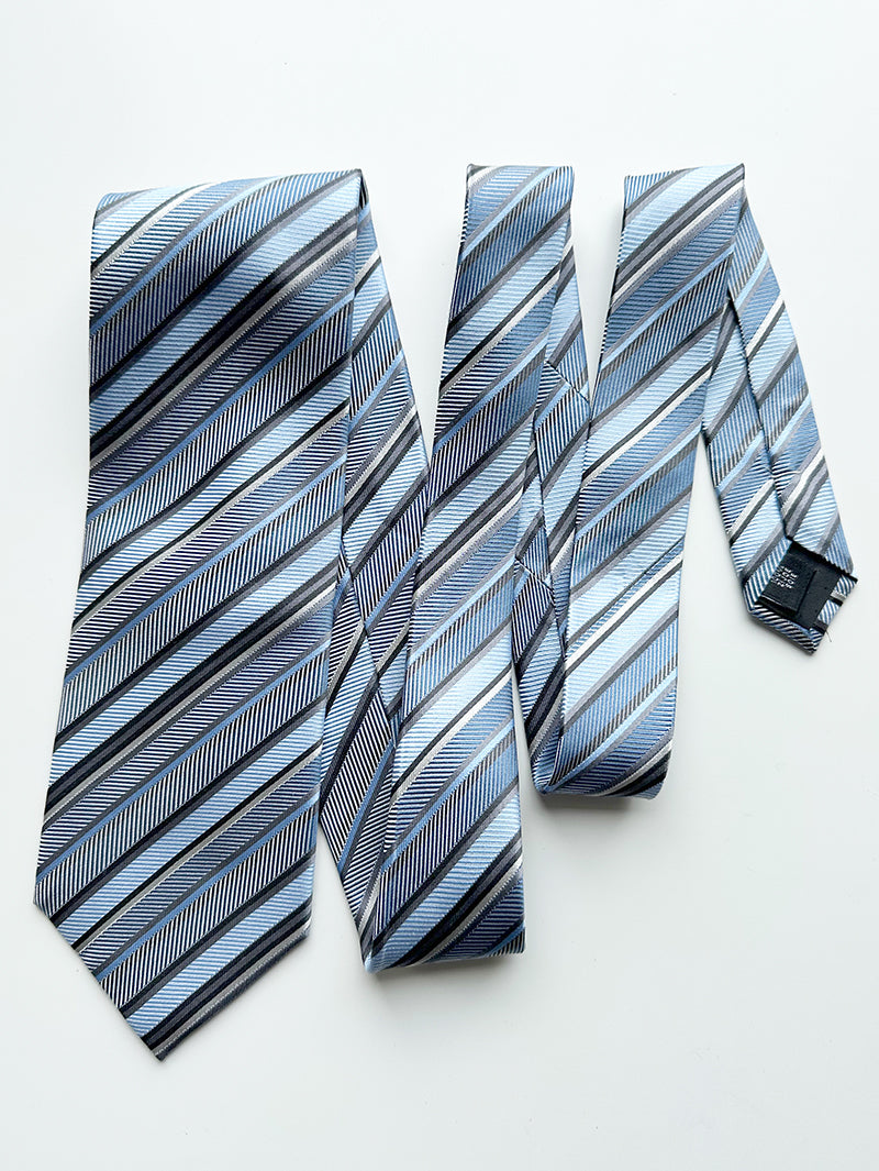 Blauwe gestreepte zijden stropdas