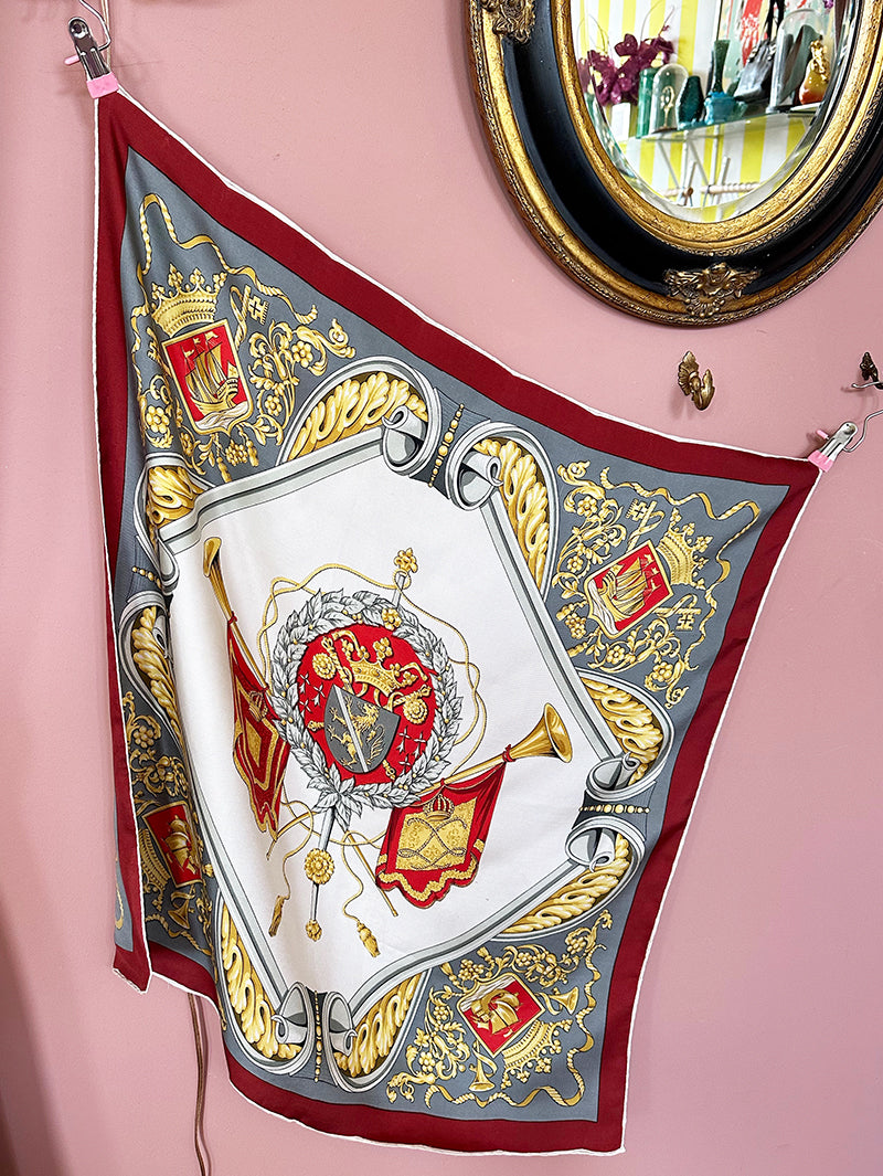 Zijden sjaal met wapen