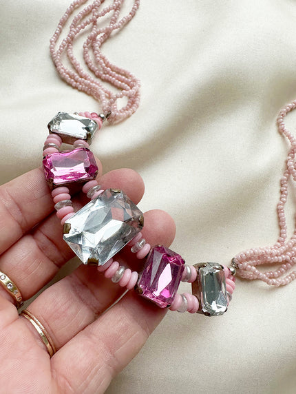 Roze collier met grote stenen