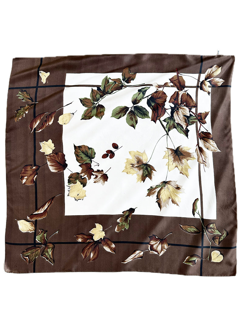 Zijden sjaal met blaadjes