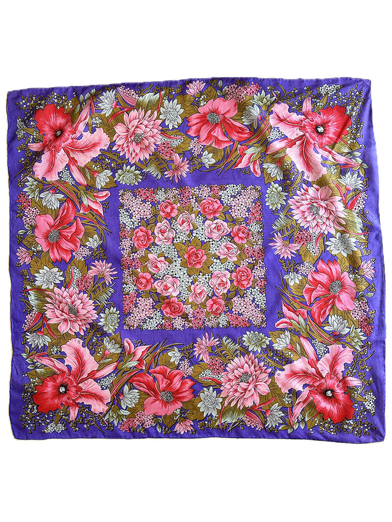 Paarse zijden floral sjaal