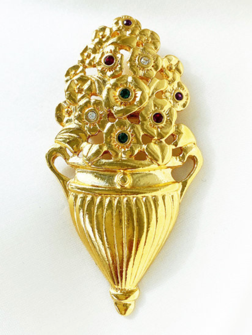 Vergulde amfora met bloemen broche