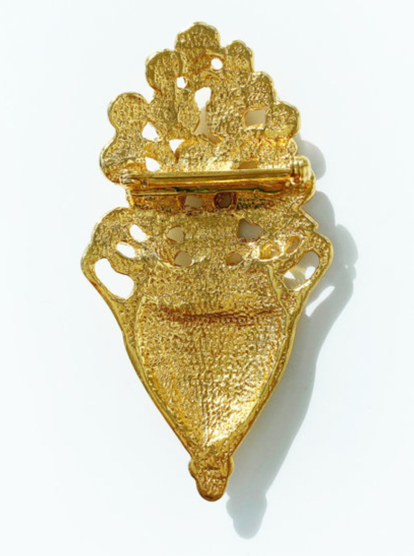 Vergulde amfora met bloemen broche