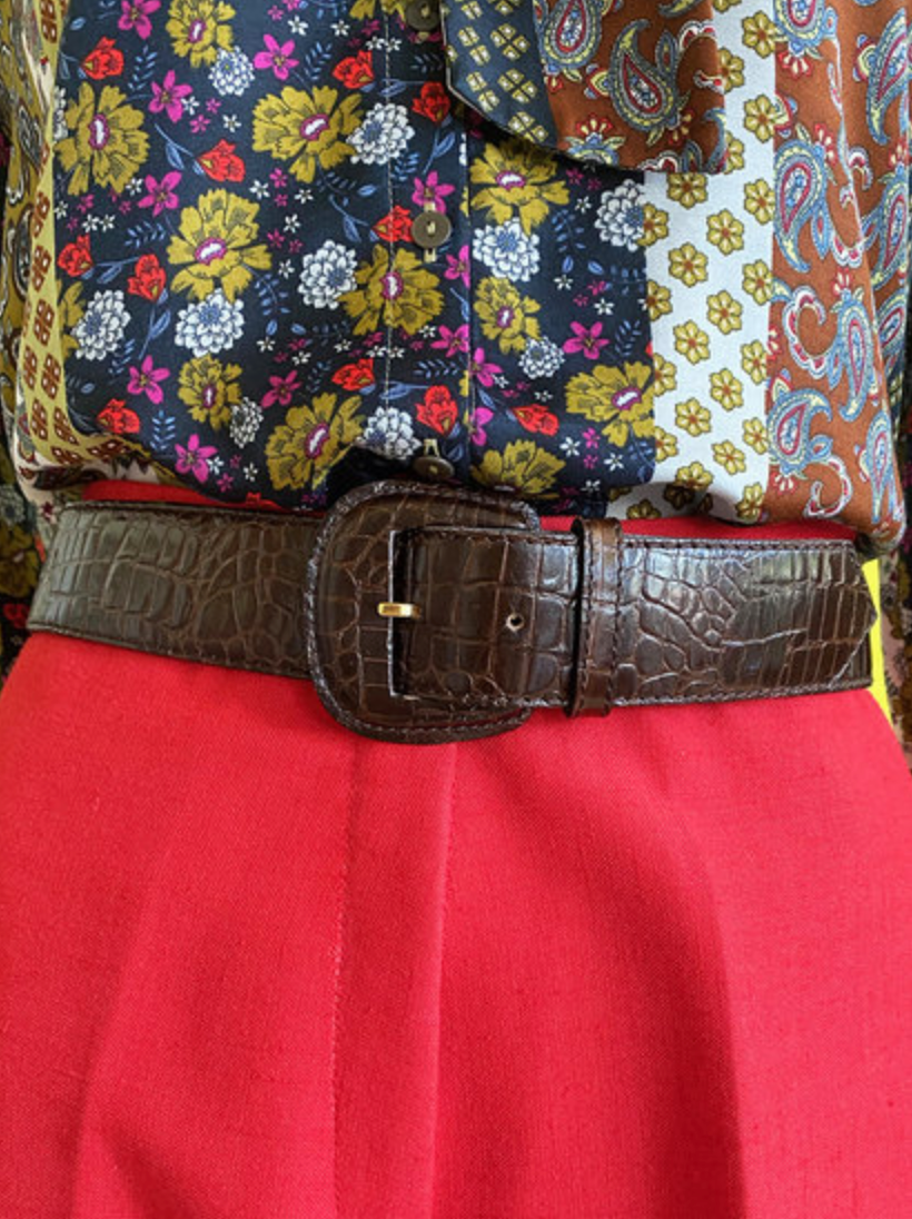 Bruine leren kroko ceintuur met vergulde details