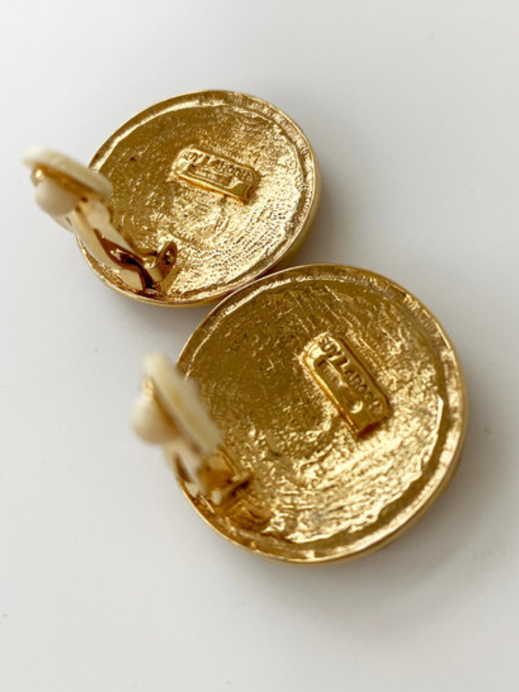 Vergulde clip oorbellen