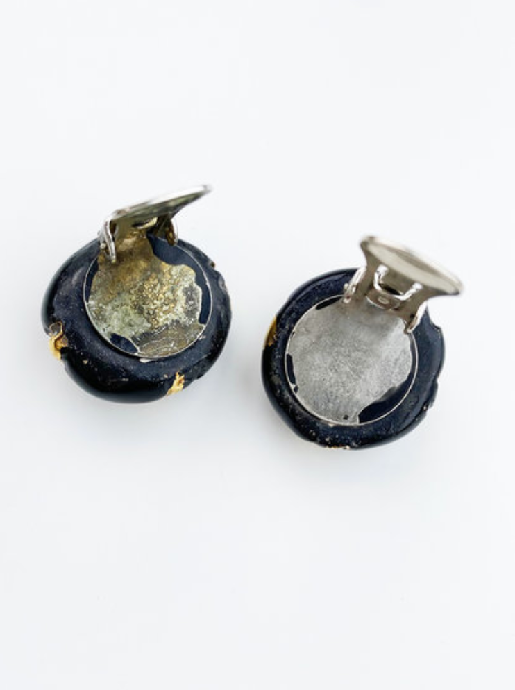 Zwart/gouden glazen clip oorbellen