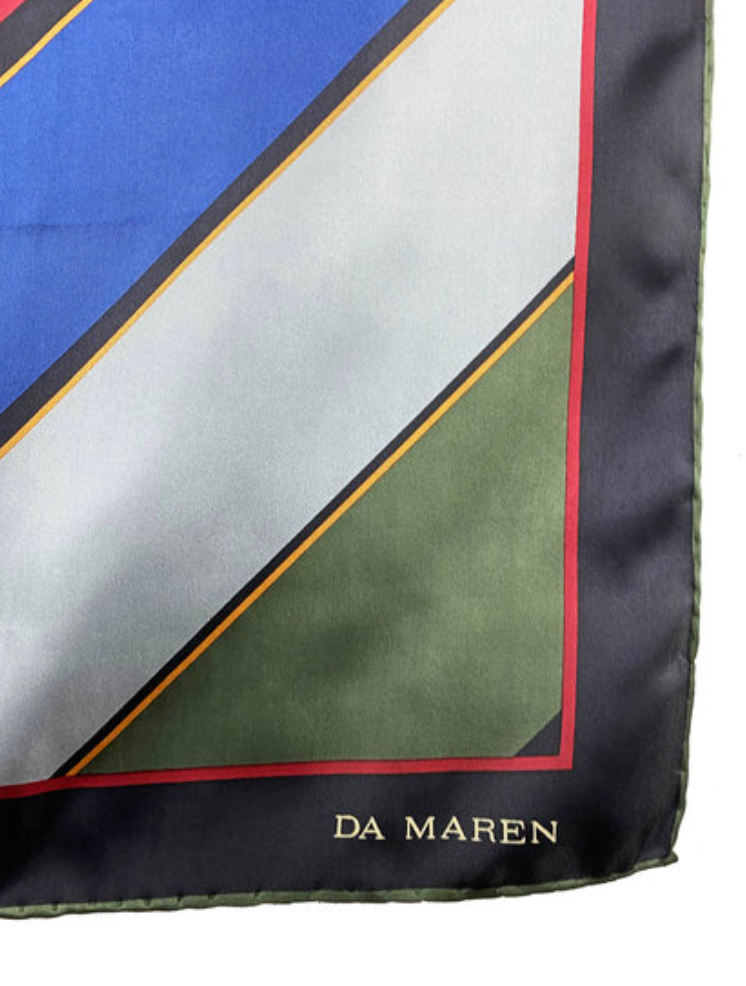 Gestreepte zijden sjaal