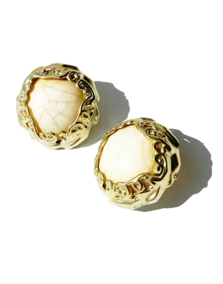 Gebroken wit & gouden clip oorbellen