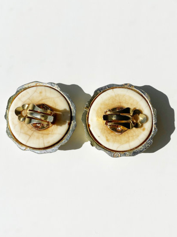 Gebroken wit & gouden clip oorbellen